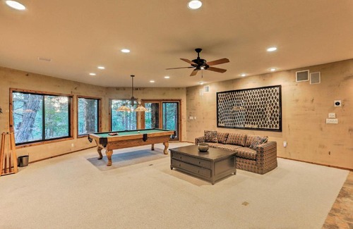 Torreon House | Massive Show Low Cabin with Deck - 3 Miles to Lake!