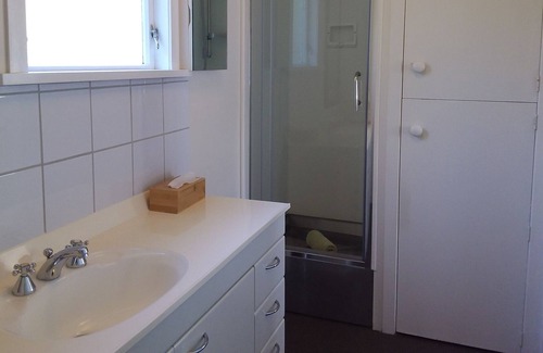 Coromandel Cottage | Masson Cottage. Set on a Sunny & Serene1.75 Acres. Close to Town/wifi