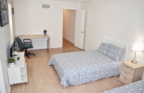 Village at York University House | Master bedroom at YorkU with parking. Walk to subway