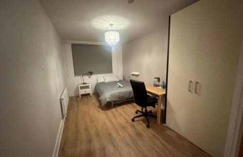Stepaside House | Master Bedroom with Ensuite Bathroom & Shower