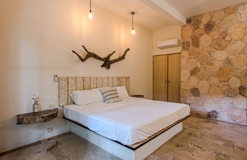 Downtown Hotel | Master Room on 5th