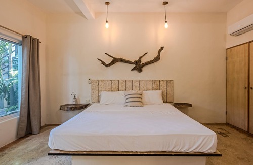 Downtown Hotel | Master Room on 5th