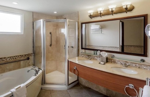 Puerta de Tierra Apartment | Master w lagoon view 2 guests (E18)