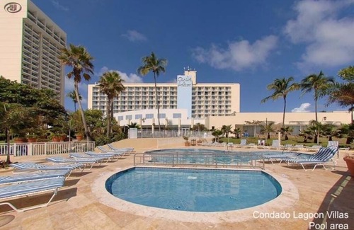 Puerta de Tierra Apartment | Master w lagoon view 2 guests (E18)
