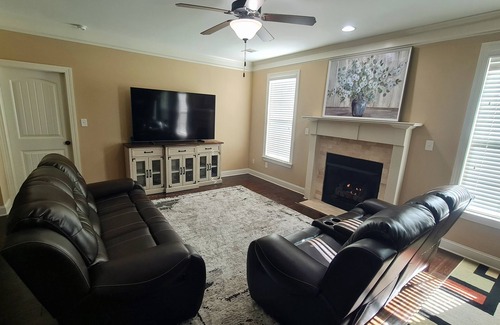 Augusta House | Masters Rentals! 5bd 4bath house, 7 miles from National golf course