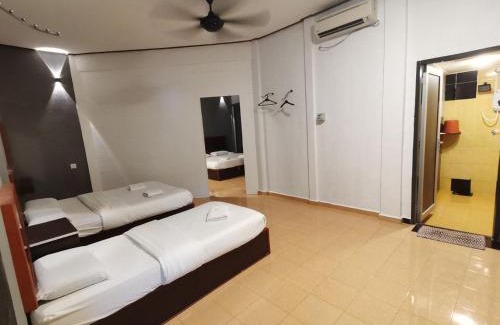 Pulau Perhentian Kecil Hotel | Matahari Long Beach