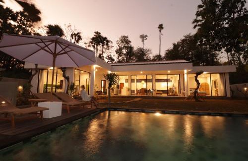 Abang House | Matan'ai Villa