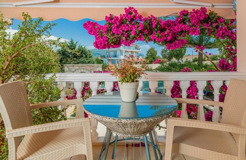 Kalpaki Apartment | Matina's Family House with your Private Jacuzzi!
