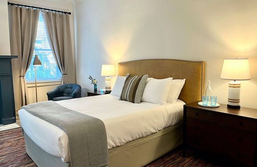 Chillicothe Bed & Breakfast | Matrons Room at The Willis-James