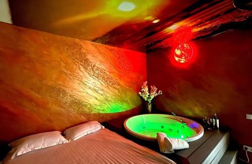 Baia Mare Apartment | MATTEO room by 50 shades