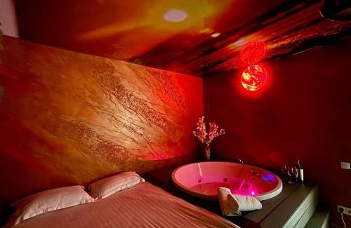 Baia Mare Apartment | MATTEO room by 50 shades