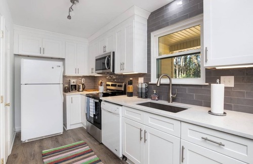 Matthews House | Matthews Abode | Great Location Pet Friendly Home!