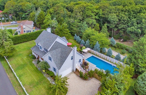 Mattituck House | Mattituck Beach Gem. Spacious & Gorgeously Renovated Beach House Steps to Bay.