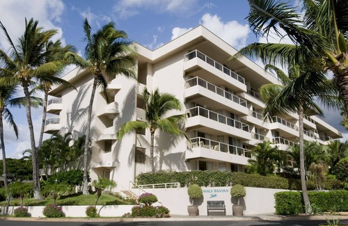 Kihei Condo | Maui Banyan- 1BR Garden View - Full Kitchen/Beach across the street/Free Parking