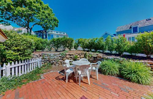 Mashpee House | Maushop By The Sea