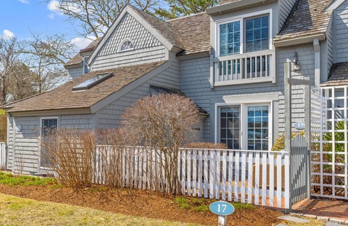 Mashpee Condo | Maushop Village, 2-bedroom, 1.5 baths, Sleeps 4, A/C, patios & private beach