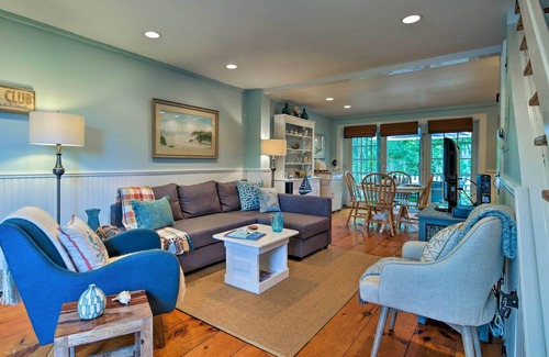 Mashpee Condo | Maushop Village Getaway w/Private Beach Access!