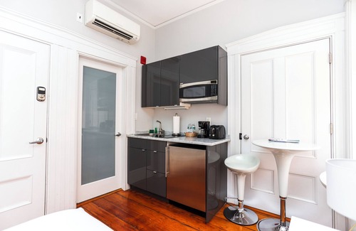 Beacon Hill Apartment | Maverick Suites at 40 Temple St