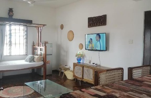 Diani Beach Apartment | Mavericks Convenient Cozy Loft in Diani's CBD