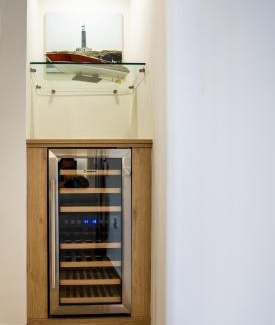 Piraeus Apartment | Maxblue 2
