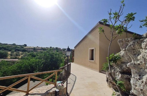 Pietre Nere San Zagaria House | Maximum 3 adults and 2 children