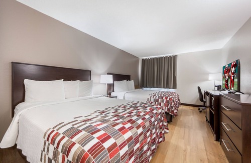 Council Bluffs Hotel | Maximum Comfort! 4 Units with Free Parking, Pet-friendly, Indoor Pool!