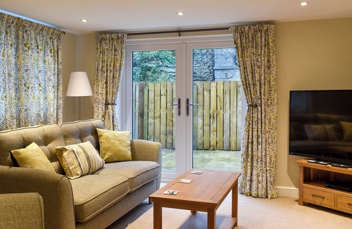 Giggleswick Cottage | May Cottage - UK12970