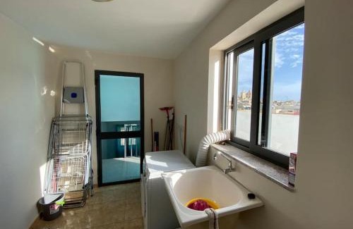 Tarxien Apartment | May Flower: Modern Flat close to Airport/Bus Stops