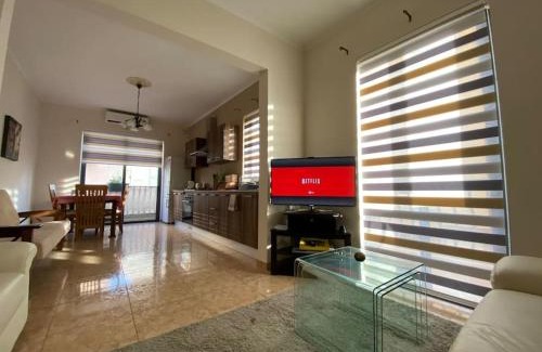 Tarxien Apartment | May Flower: Modern Flat close to Airport/Bus Stops