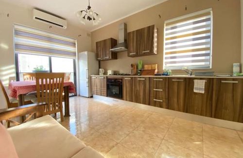 Tarxien Apartment | May Flower: Modern Flat close to Airport/Bus Stops