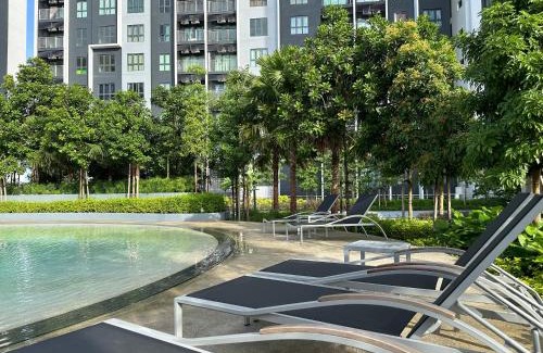 Kuala Langat District Apartment | Maya Bay Splash Mania Pool View Cozy Homestay KLIA