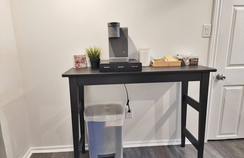 Niagara Falls Apartment | Maya's Guest House 1 BEDROOM APARTMENT NIAGARA FALLS WIFI FREE PARKING