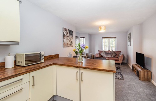 Wigan Cottage | MAYFAIR, family friendly, with a garden in Billinge