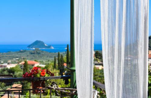 Lithakia House | Mayra Apartment