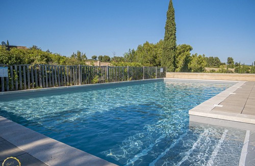 Paradou House | Mazet de Paul & Raymonde, 7 bedrooms, 4 bathrooms, shared pool - Vallée des Baux