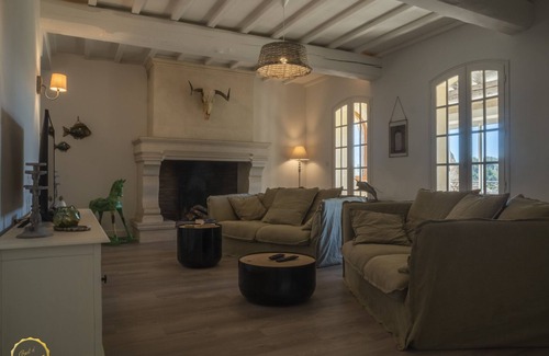Paradou House | Mazet de Paul & Raymonde, 7 bedrooms, 4 bathrooms, shared pool - Vallée des Baux