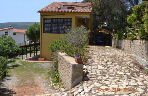 Maladroscia House | Mc Apartment with terrace 20 meters from IUN beach P5027