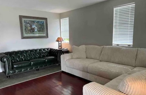 Okeechobee House | Mccoin Home-Centrally located-HOTTUB!