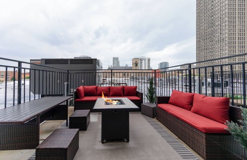 Near South Side Apartment | McCormick Place Patio skyline unit with optional Parking for up to 6 people