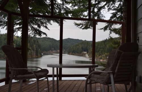 Lakeside House | Mcdragonfly Cabin-wow! This Is Some Cabin.