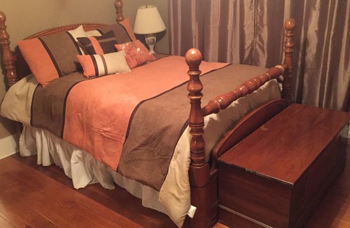 Marathon House | McGonagill House ~ 2 King beds/1 dbl