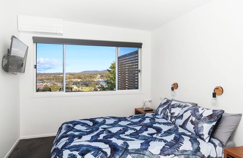 Burrill Lake House | McGrath welcome's you to Junali with lake views , Stay 4 pay 3 for the whole month of April