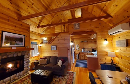 McKenzie Bridge Cabin | Mckenzie River Cabin #13 at the Log Cabin Inn, screened porch, .5mi Trailhead