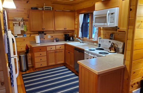 McKenzie Bridge Cabin | Mckenzie River Cabin #13 at the Log Cabin Inn, screened porch, .5mi Trailhead