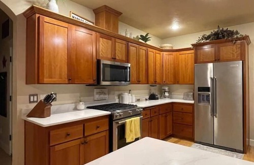 Walterville House | McKenzie River Getaway w/Mountain Views