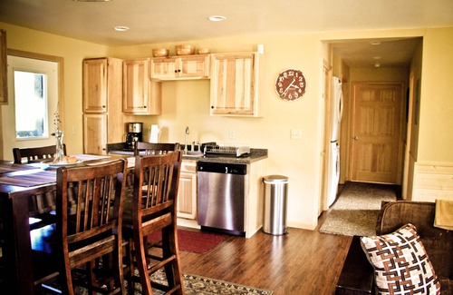 Denali National Park Cabin | McKinley Creekside Cabins & Cafe'-The Carlo Guest Cabin