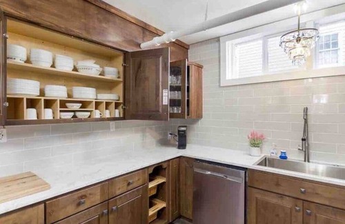 Pocatello House | McKinley Mansion Full Building w/Bball gym, Arcades, 13000 sqft, Sleeps 70.
