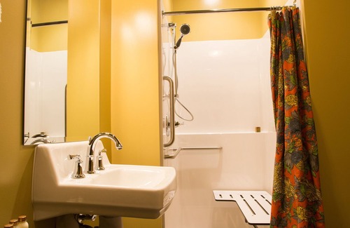 Bothell Hotel | McMenamins Anderson School