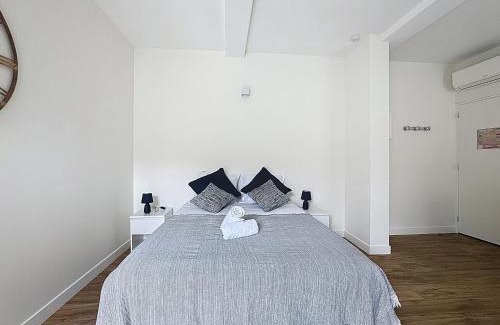 Coudes Apartment | MCosy1, Studio, 2 pers, Clim, proche A75