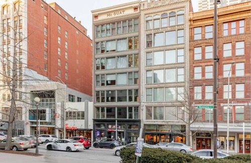 Mile Square Apartment | McOuat Place 5D - Luxury 1 Bed Downtown Indy Apartment Prime Location